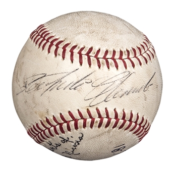 Roberto Clemente Autographed Rawlings Baseball (PSA/DNA)